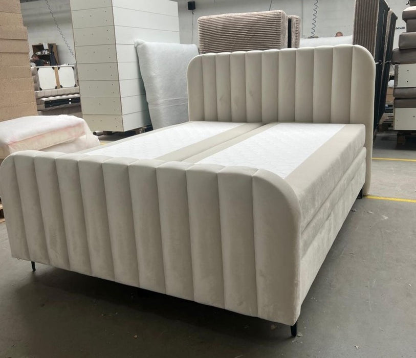 Luxe Fluwelen Boxspring met Verticale Stiksels
